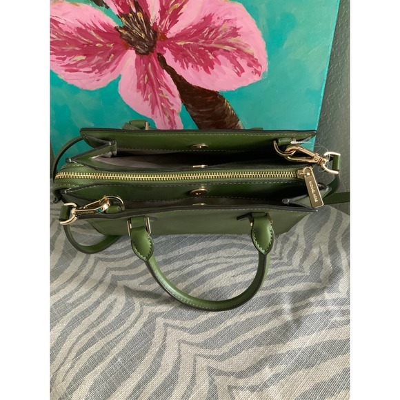 Michael Kors Evergreen Leather Bag 3 in 1 bag Crossbody/shoulder/handbag New - Picture 4 of 4